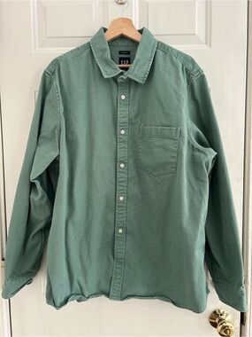 GAP Men's Sage Green Button-Down Shirt